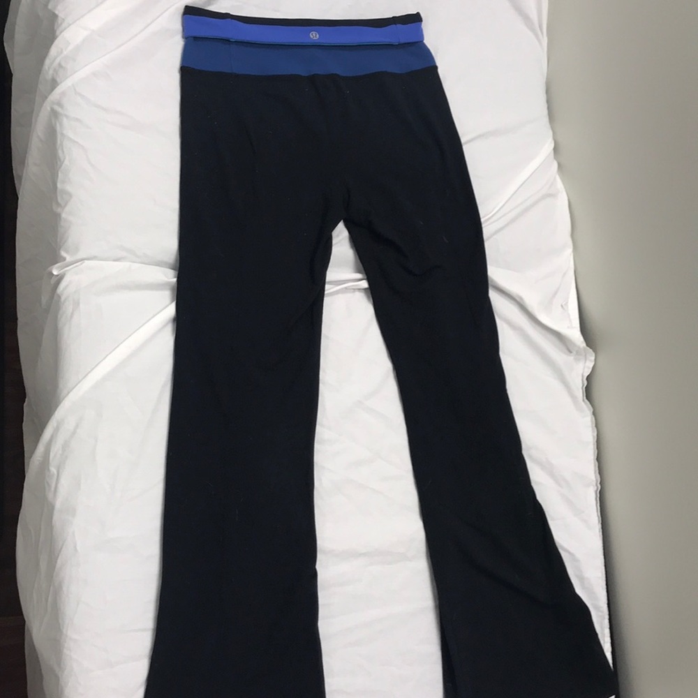 Large lululemon yoga pants